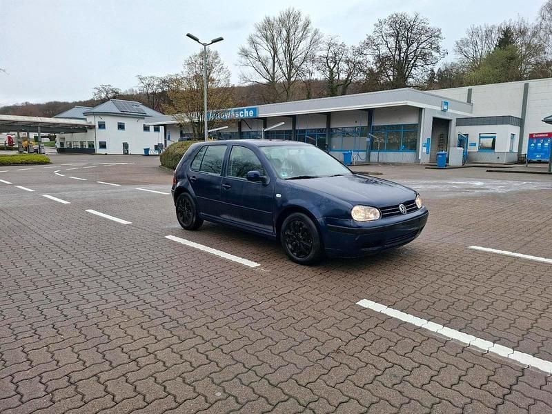 Gebraucht VW Golf IV 75 PS (55 kW) 2002 Blau Limousine