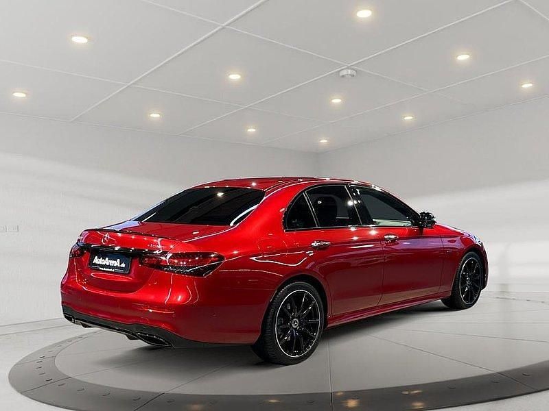Gebraucht Mercedes E300 AMG 265 PS (194 kW) 2023 Manufaktur hyazinthrot metallic Limousine