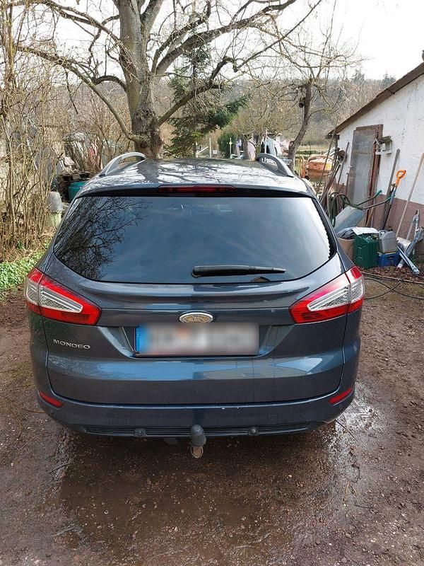 Gebraucht Ford Mondeo 160 PS (117 kW) 2011 Blau Kombi
