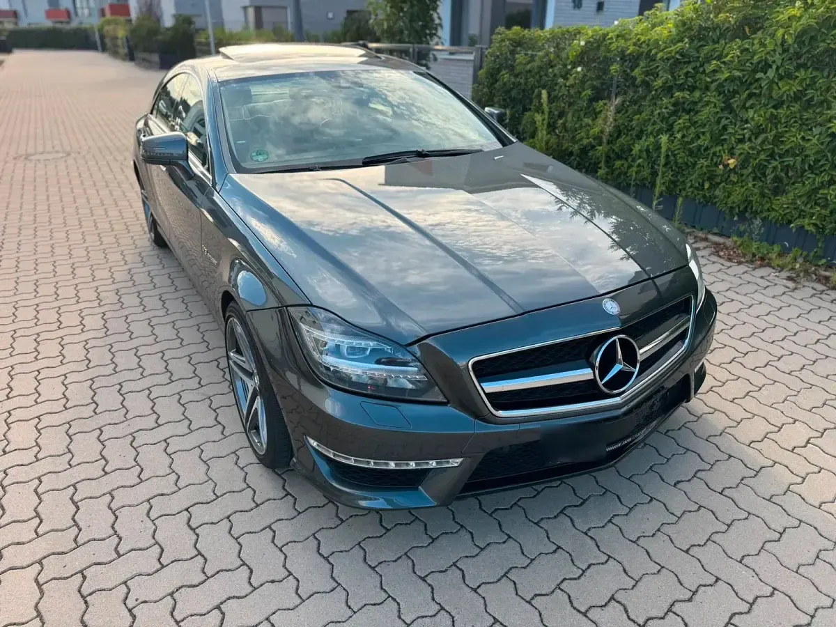 Gebraucht Mercedes CLS63 AMG AMG 557 PS (409 kW) 2011 Grau Coupé