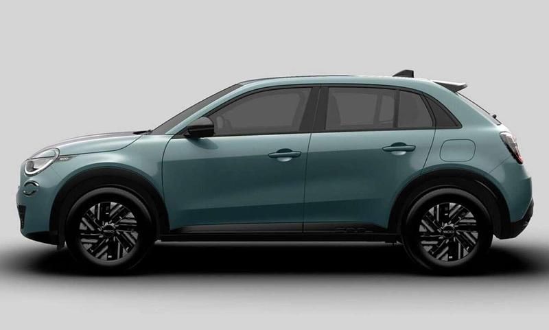 Neu Fiat 600 145 PS (106 kW) 2025 Aqua blau metallic SUV