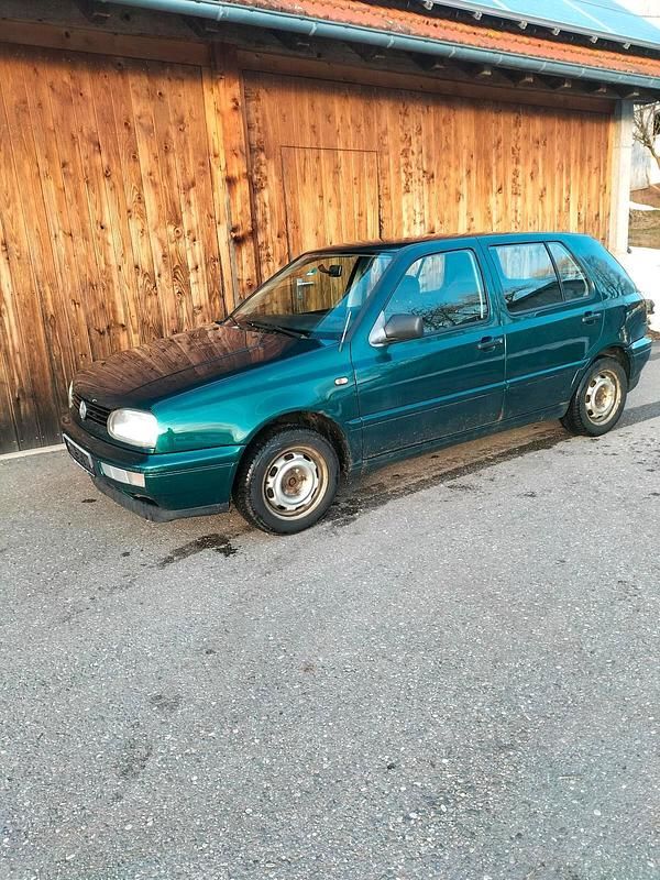 Grün Gebraucht 1997 VW Golf III Kleinwagen | 2.500 € - Bild 1/4