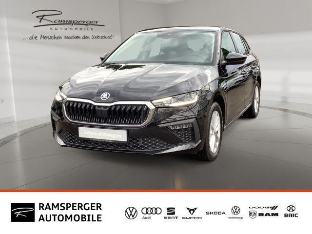 Schwarz (blackmagic perleffekt) Gebraucht 2024 Skoda Scala Selection Kleinwagen | 21.990 € (Fairer Preis) - Bild 1/4