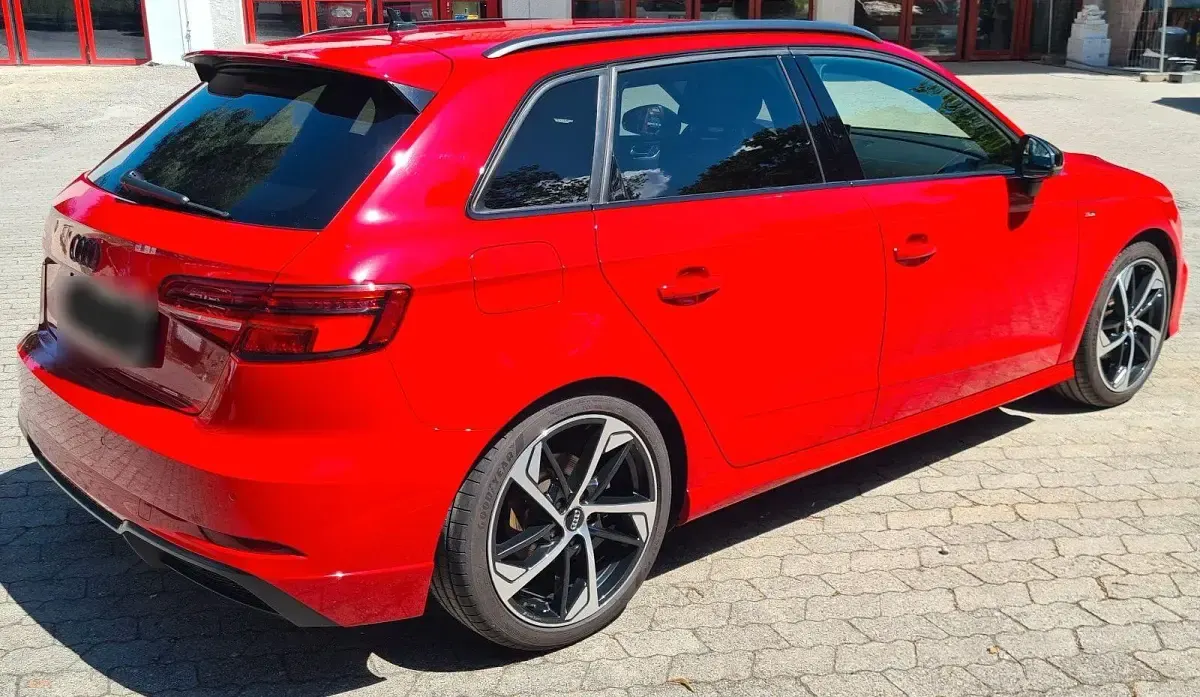 Gebraucht Audi A3 Sport 150 PS (110 kW) 2019 Rot Limousine