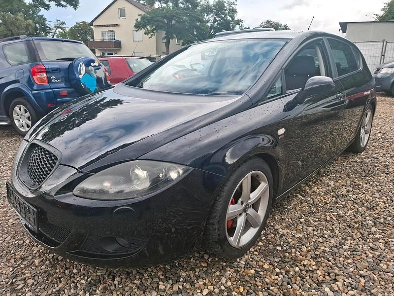 Schwarz Gebraucht 2006 Seat Leon Limousine | 1.800 € (Guter Preis) - Bild 1/4