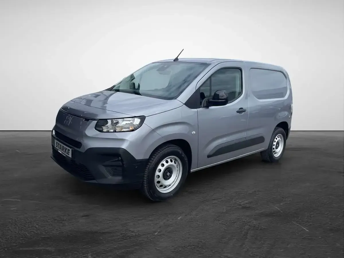 Gebraucht Fiat Doblò 131 PS (96 kW) 2025 Grau (maestro grau) Van / Kleinbus