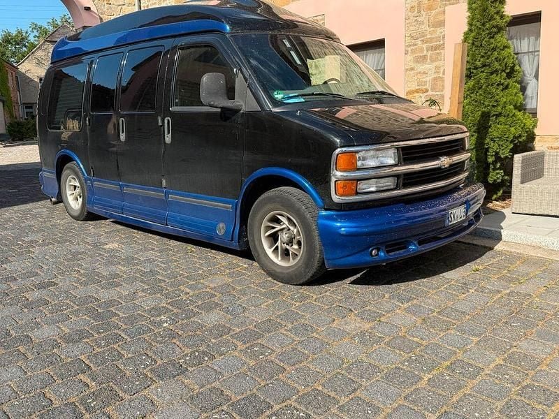 Schwarz Gebraucht 1999 Chevrolet Express Van | 18.490 € - Bild 1/4