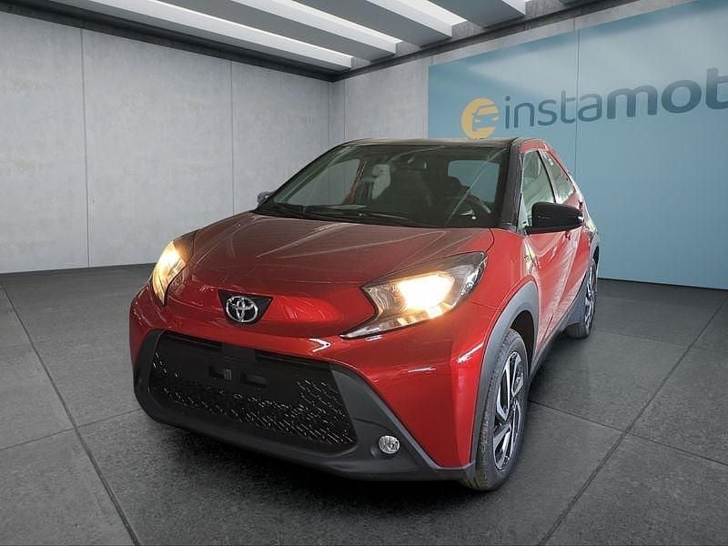 Rot Neu 2025 Toyota Aygo Team Kleinwagen | 19.399 € - Bild 1/4