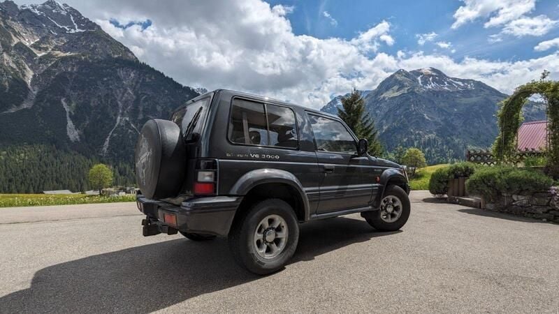 Schwarz Gebraucht 1994 Mitsubishi Pajero SUV | 9.900 € - Bild 1/4