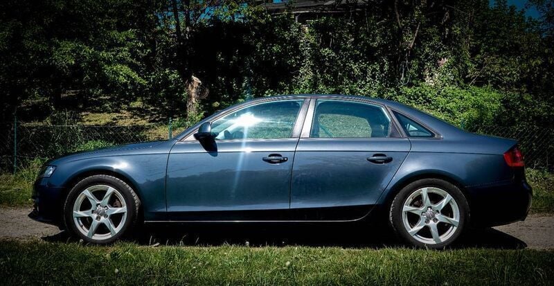 Grau Gebraucht 2008 Audi A4 Attraction Limousine | 6.363 € (Guter Preis) - Bild 1/4