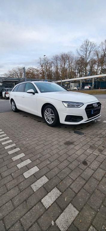 Gebraucht Audi A4 163 PS (119 kW) 2023 Weiß Kombi