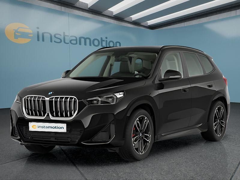 Schwarz Neu 2025 BMW X1 M Sport SUV | 73.549 € - Bild 1/4