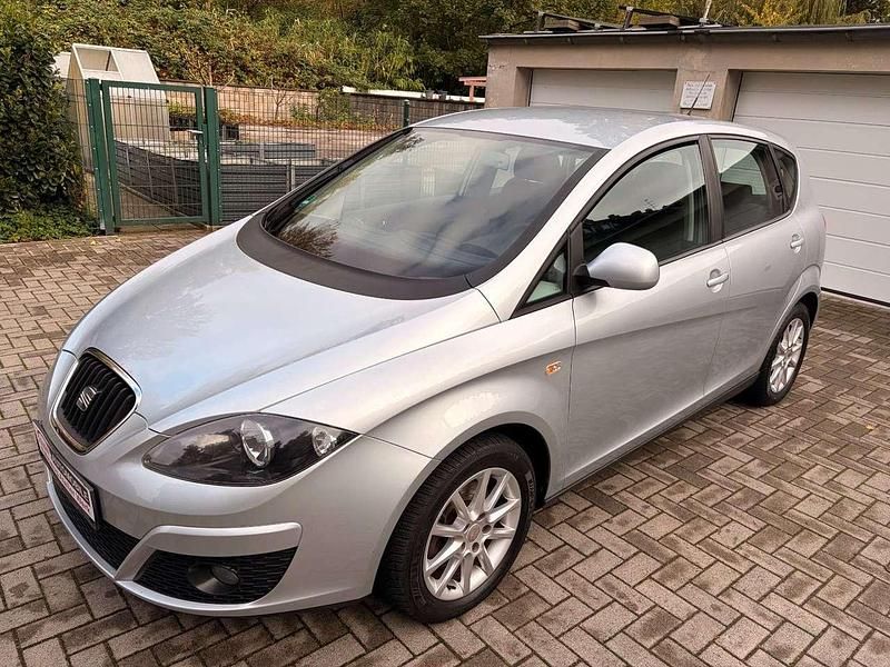 Gebraucht Seat Altea Ecomotive 105 PS (77 kW) 2010 Silber Van / Kleinbus