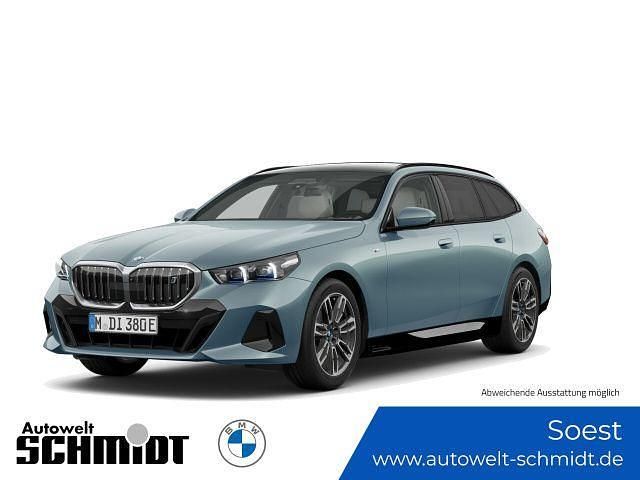 Grün Gebraucht 2024 BMW i5 Sport Line Limousine | 60.490 € (Guter Preis) - Bild 1/4