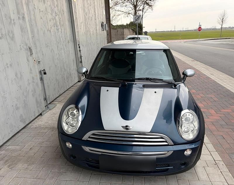 Usata Mini Cooper 116 CV (85 kW) 2005 Blu Utilitaria