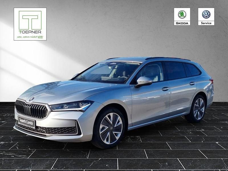 Neu Skoda Superb Selection 193 PS (141 kW) 2025 Aluminium silber metallic Kombi