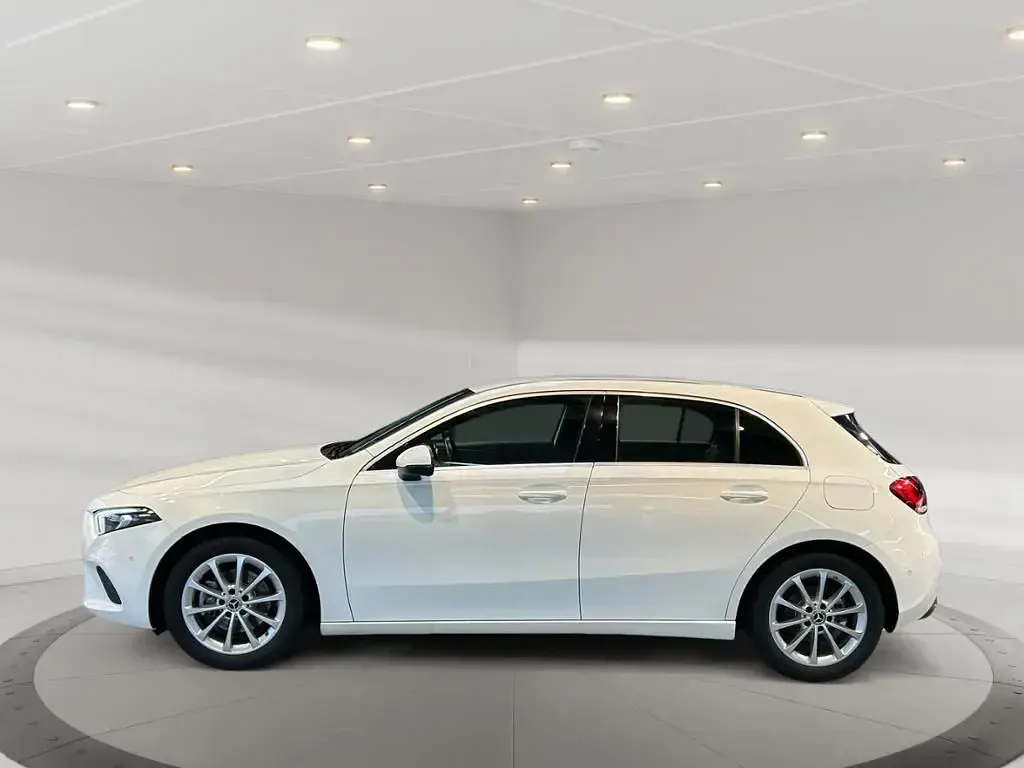 Gebraucht Mercedes A200 Progressive 163 PS (119 kW) 2018 Unilack polarweiß Limousine