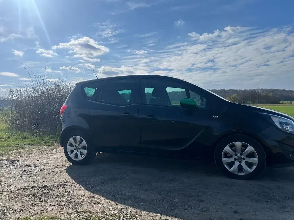 Używany Opel Meriva Edition 140 KM (102 kW) 2013 Czarny Minivan