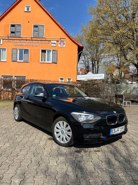 Gebraucht BMW 114 102 PS (75 kW) 2013 Schwarz Kleinwagen
