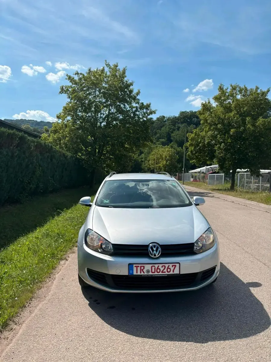 Gebraucht VW Golf VI 102 PS (75 kW) 2013 Silber Kombi