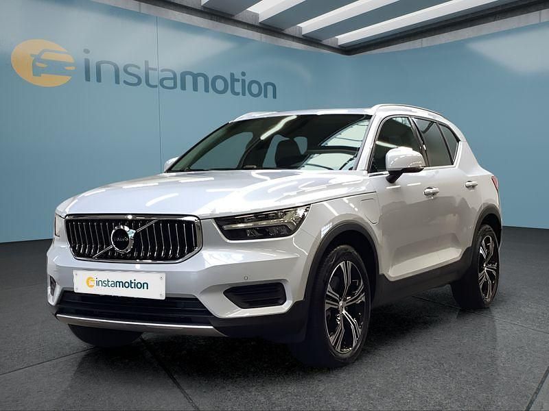 Silber Gebraucht 2021 Volvo XC40 SUV | 27.749 € (Guter Preis) - Bild 1/4