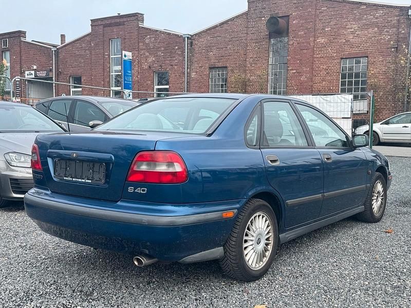 Gebraucht Volvo S40 105 PS (77 kW) 1996 Blau Limousine