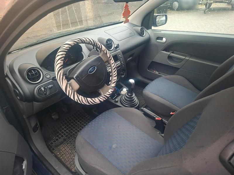 Gebraucht Ford Fiesta 60 PS (44 kW) 2003 Blau Kleinwagen