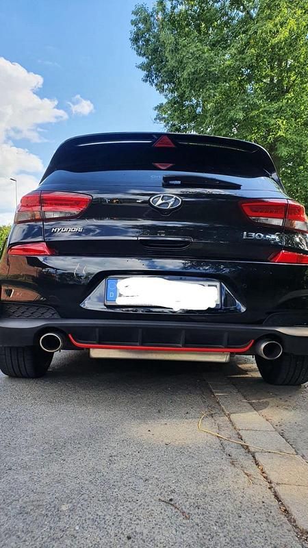 Schwarz Gebraucht 2019 Hyundai i30 Limousine | 18.000 € (Superpreis) - Bild 1/4