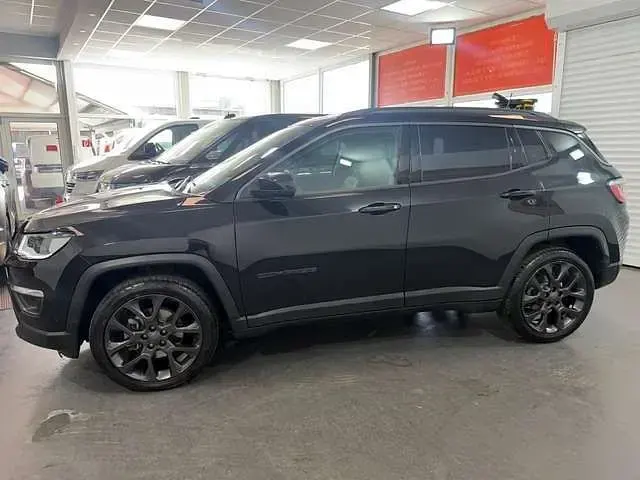 Gebraucht Jeep Compass 150 PS (110 kW) 2020 Schwarz SUV