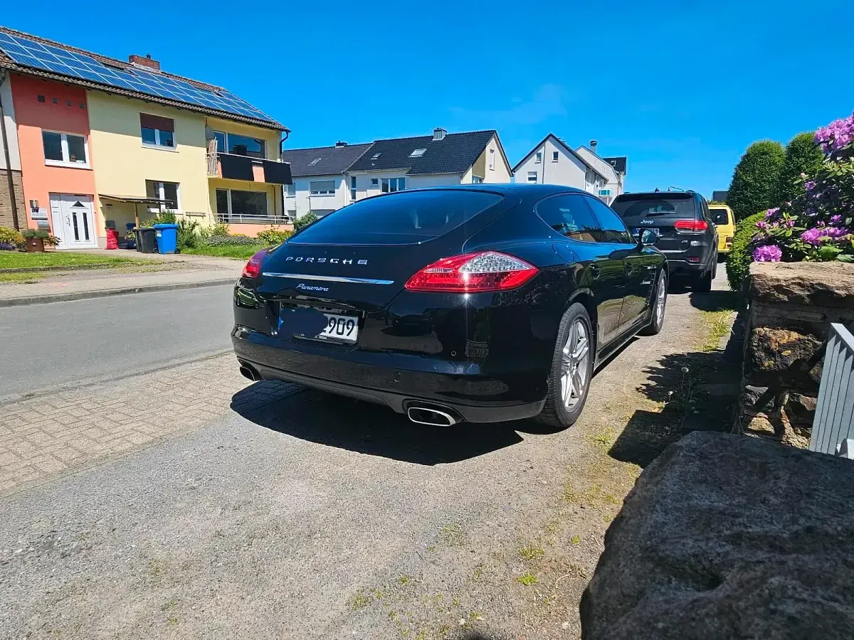 Gebraucht Porsche Panamera 250 PS (183 kW) 2012 Schwarz Kleinwagen