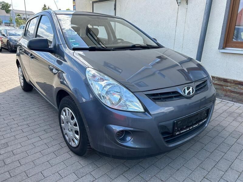 Gebraucht Hyundai i20 Classic 77 PS (56 kW) 2010 Grau Kleinwagen