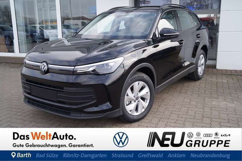 Grenadillschwarz metallic Neu 2025 VW Tiguan Basis SUV | 37.879 € (Superpreis) - Bild 1/4