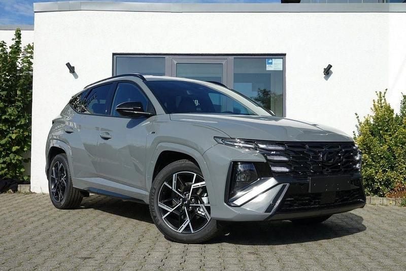 Grau Neu 2025 Hyundai Tucson N Line SUV | 35.470 € (Superpreis) - Bild 1/4