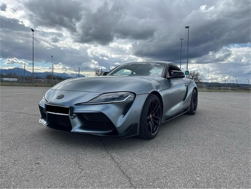 Grau Gebraucht 2019 Toyota Supra Edition Coupé | 54.900 € (Fairer Preis) - Bild 1/4