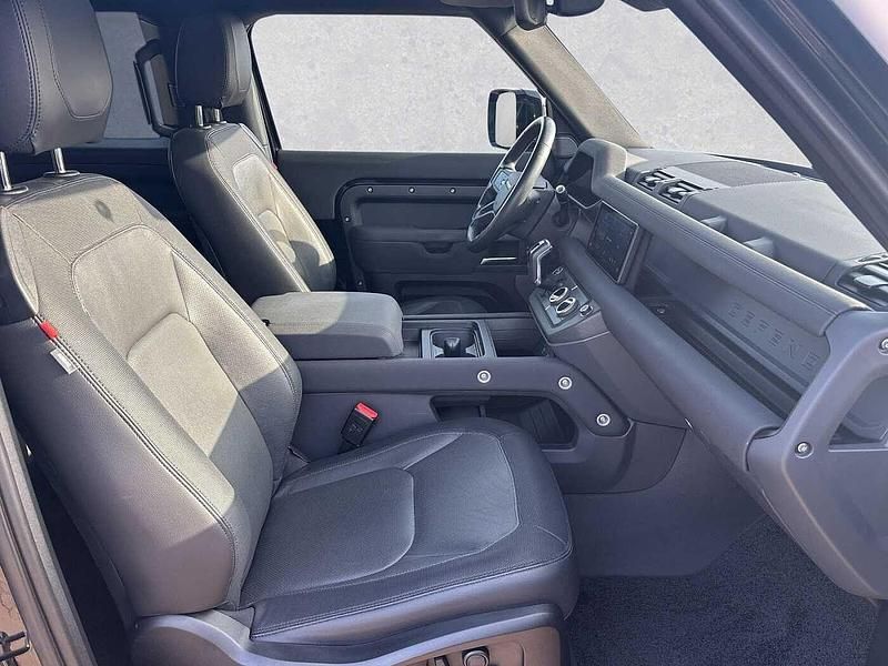 Gebraucht Land Rover Defender SE Dynamic 253 PS (186 kW) 2023 Santorini black SUV