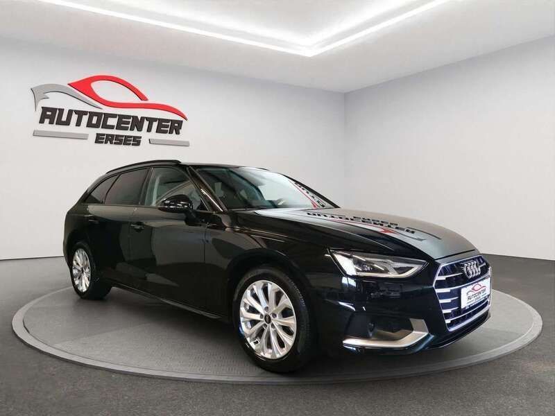 Mythosschwarz metallic Gebraucht 2022 Audi A4 Advanced Kombi | 20.990 € (Superpreis) - Bild 1/4