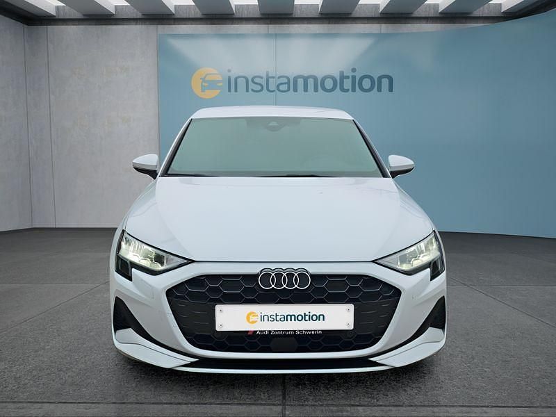 Używany Audi A3 150 KM (110 kW) 2025 Biały Sedan/Limuzyna