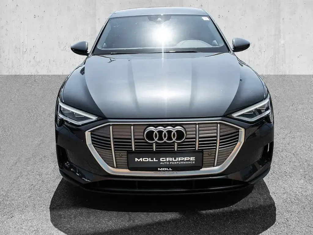 Gebraucht Audi e-tron Ambiente 230 kW (313 PS) 2022 Manhattangrau metallic SUV