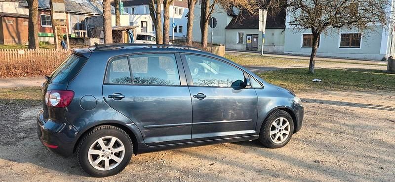 Gebraucht VW Golf VI 109 PS (80 kW) 2010 Blau Kleinwagen