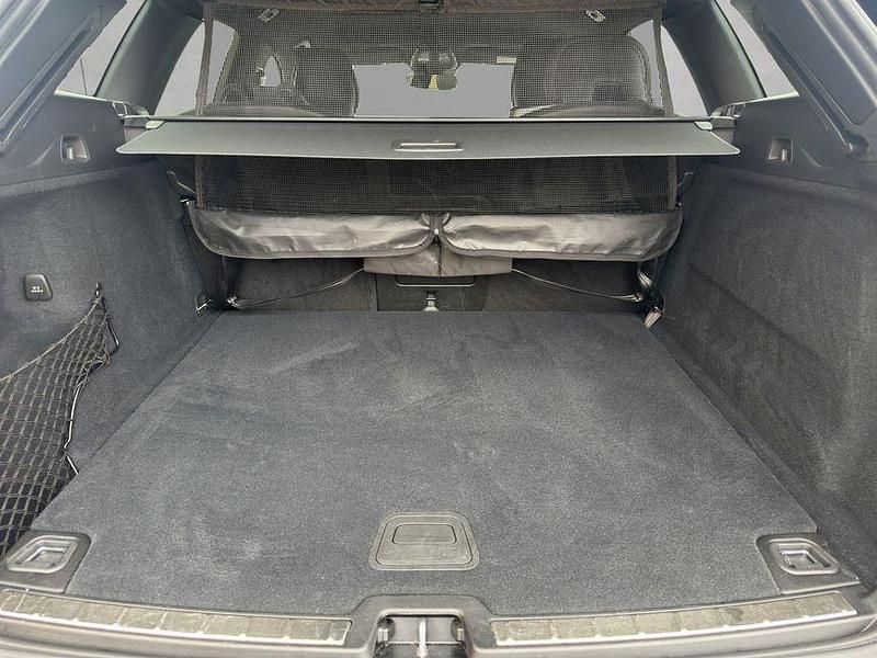 Gebraucht Volvo XC60 Plus 250 PS (183 kW) 2024 Onyx blackmetallic 717 SUV