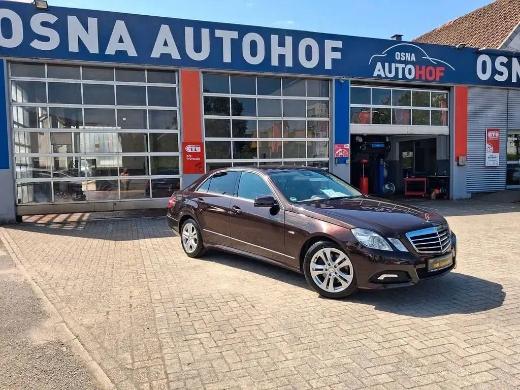 Gebraucht Mercedes E250 204 PS (150 kW) 2009 Braun Limousine