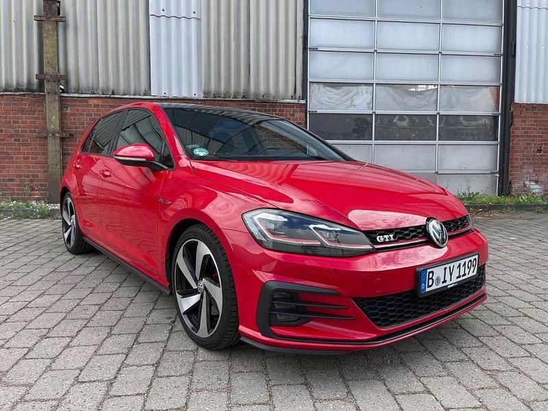 Rot Gebraucht 2018 VW Golf VII GTI Limousine | 19.590 € (Superpreis) - Bild 1/4