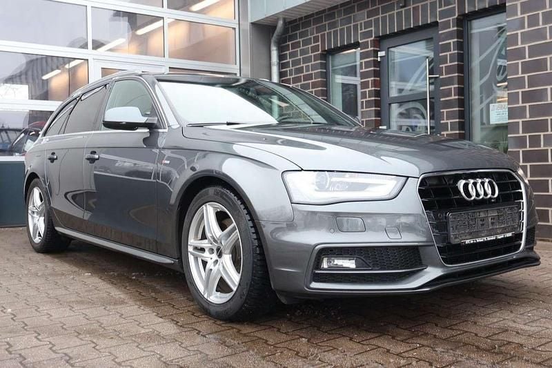 Grau Gebraucht 2015 Audi A4 S-Line Kombi | 15.990 € (Fairer Preis) - Bild 1/3