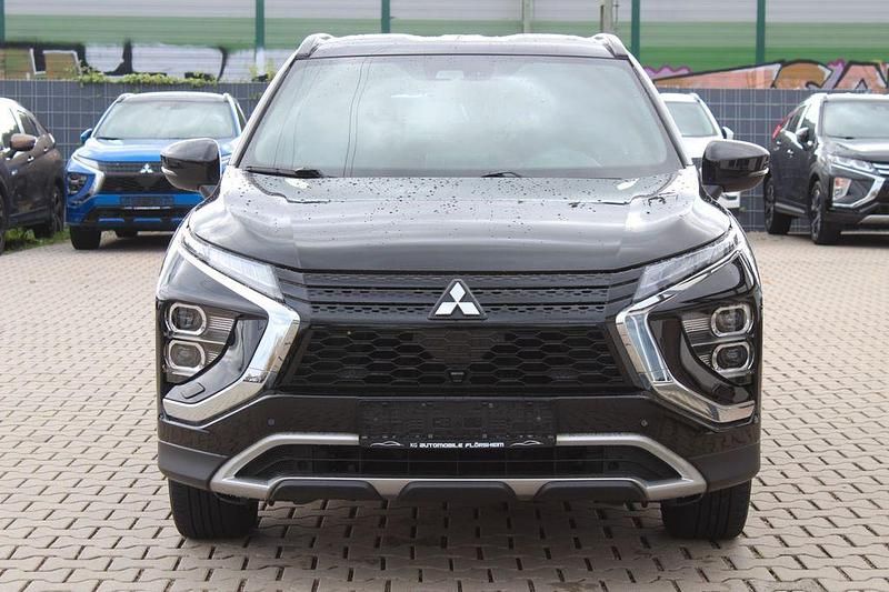 Gebraucht Mitsubishi Eclipse Cross Plus 188 PS (138 kW) 2022 Schwarz SUV
