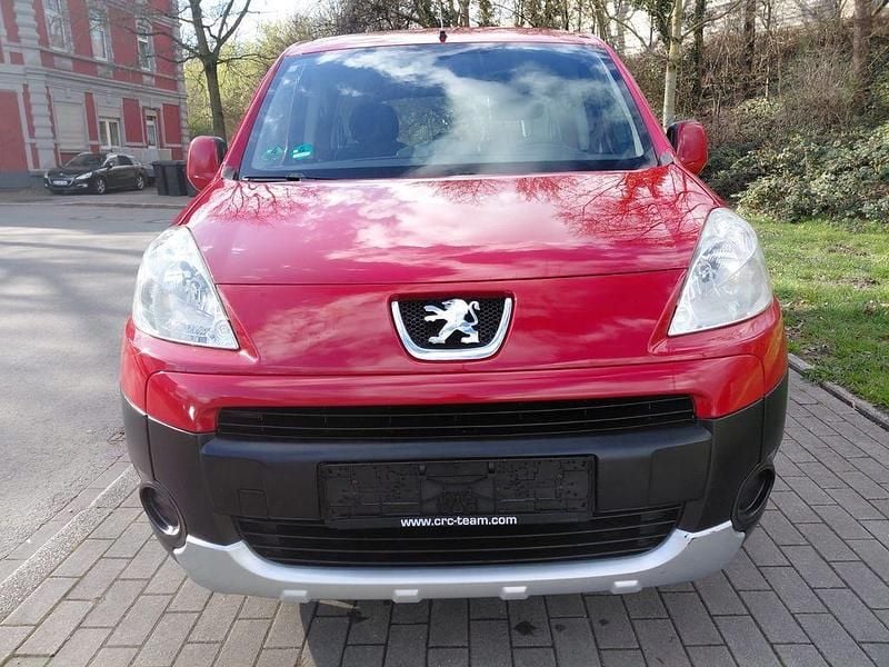 Gebraucht Peugeot TePee Tendance 120 PS (88 kW) 2010 Rot SUV