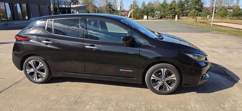 Gebraucht Nissan Leaf Tekna 110 kW (150 PS) 2018 Schwarz Kleinwagen