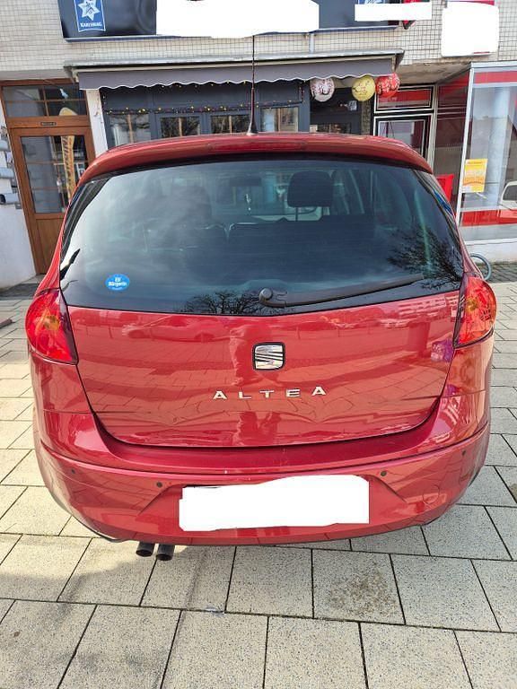 Gebraucht Seat Altea 105 PS (77 kW) 2010 Rot Kleinwagen