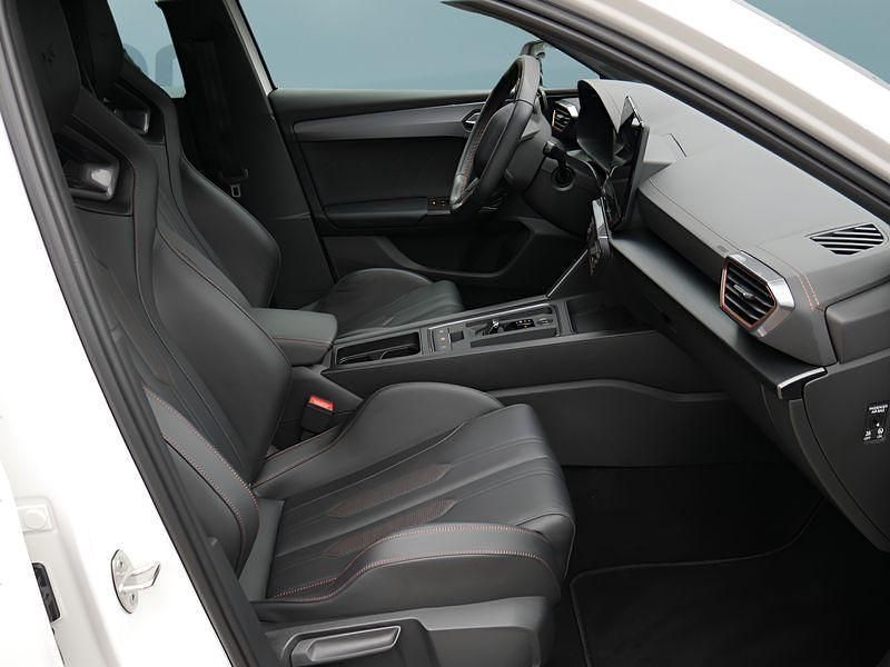 Gebraucht Cupra Leon 300 PS (220 kW) 2023 Weiß Kleinwagen