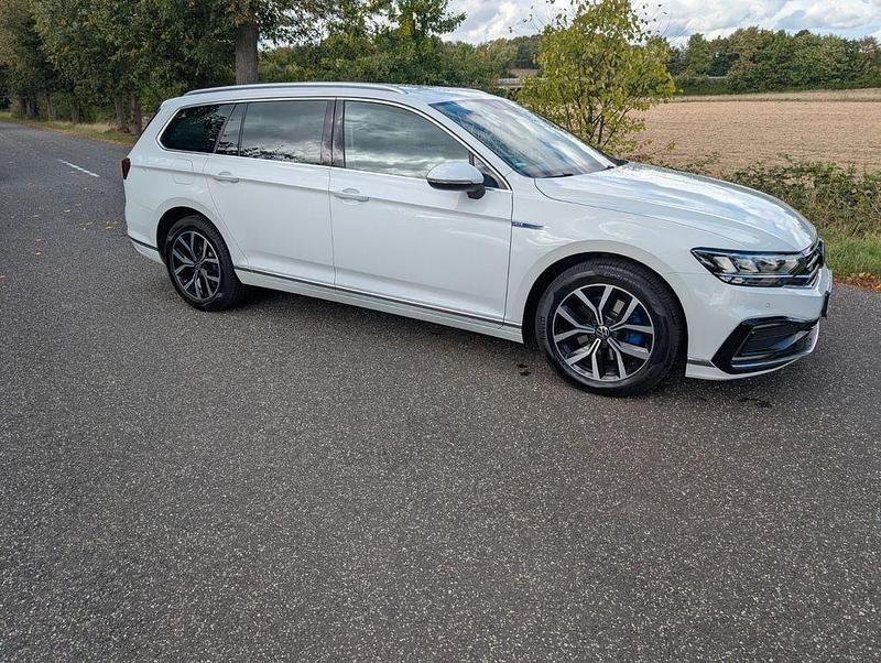 Weiß Gebraucht 2021 VW Passat GTE Kombi | 20.500 € (Guter Preis) - Bild 1/4