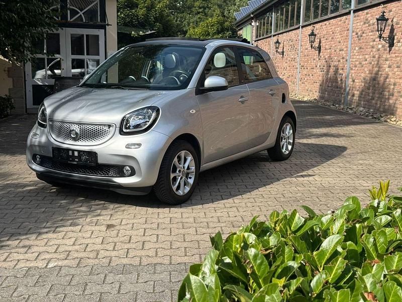 Grau Gebraucht 2015 Smart ForFour Basis Kleinwagen | 6.950 € (Fairer Preis) - Bild 1/4